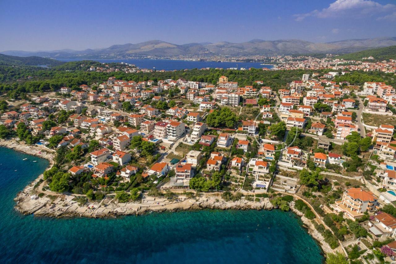 Holiday Home Barbara Trogir Exteriör bild