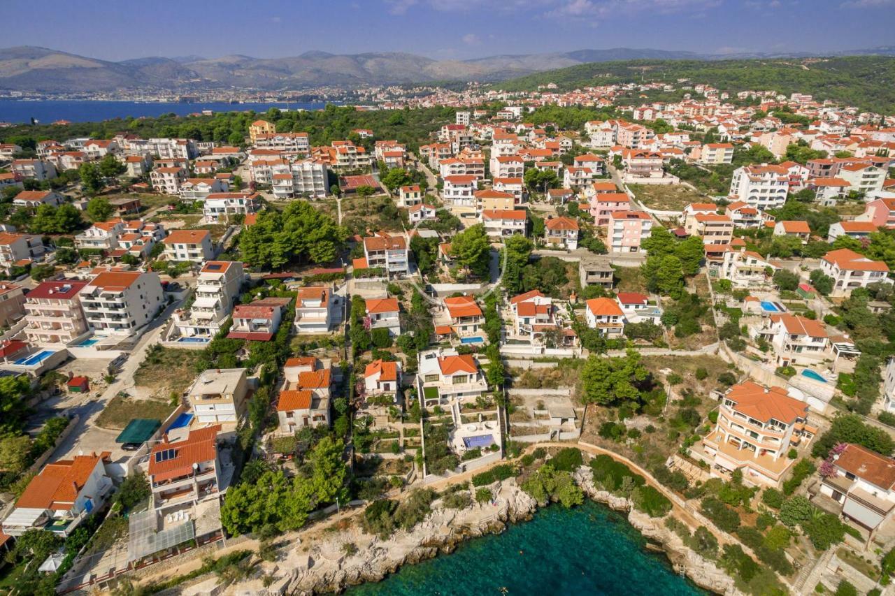 Holiday Home Barbara Trogir Exteriör bild